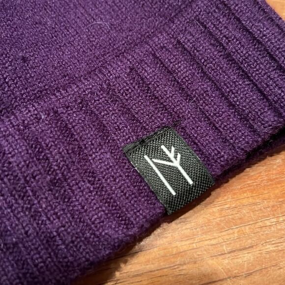 Neve Sweater  - Picture 7 of 9